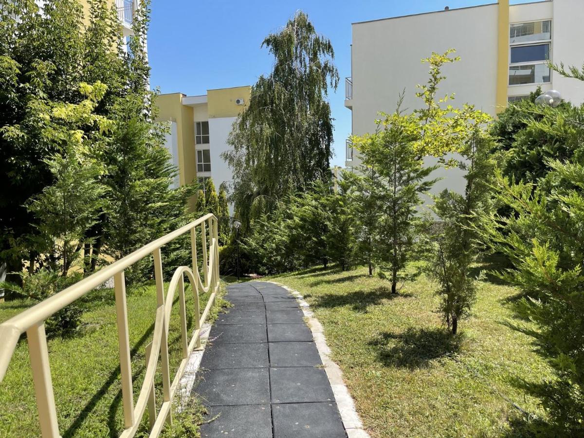 Fort Noks - Menada Apartments Sveti Vlas Luaran gambar