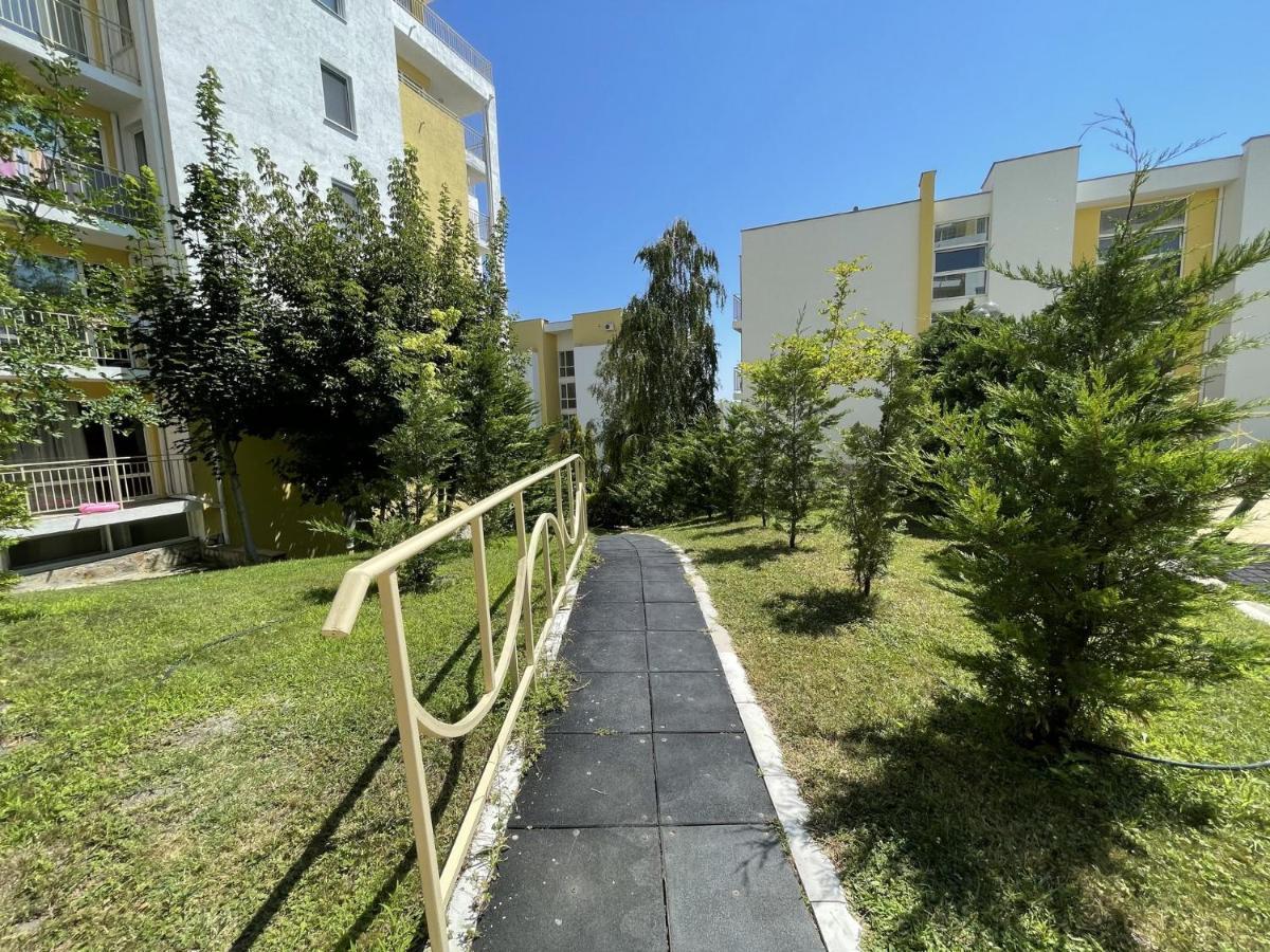 Fort Noks - Menada Apartments Sveti Vlas Luaran gambar