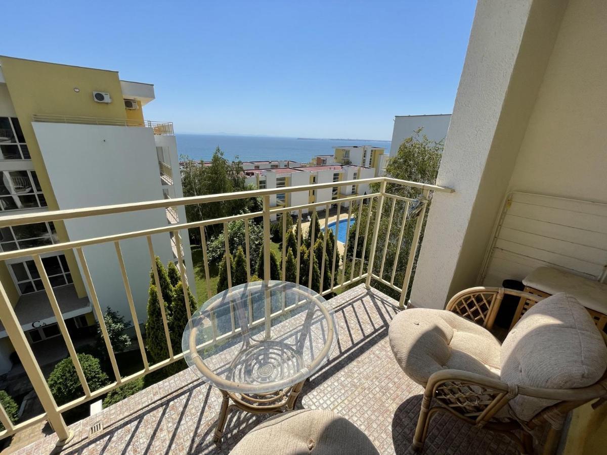 Fort Noks - Menada Apartments Sveti Vlas Luaran gambar