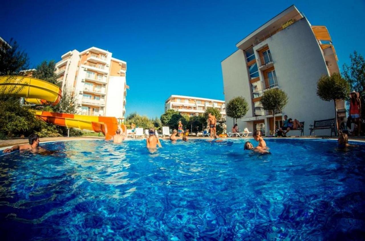 Fort Noks - Menada Apartments Sveti Vlas Luaran gambar