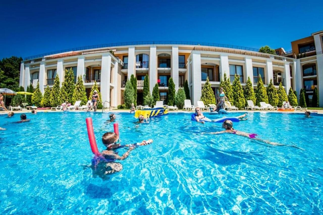 Fort Noks - Menada Apartments Sveti Vlas Luaran gambar