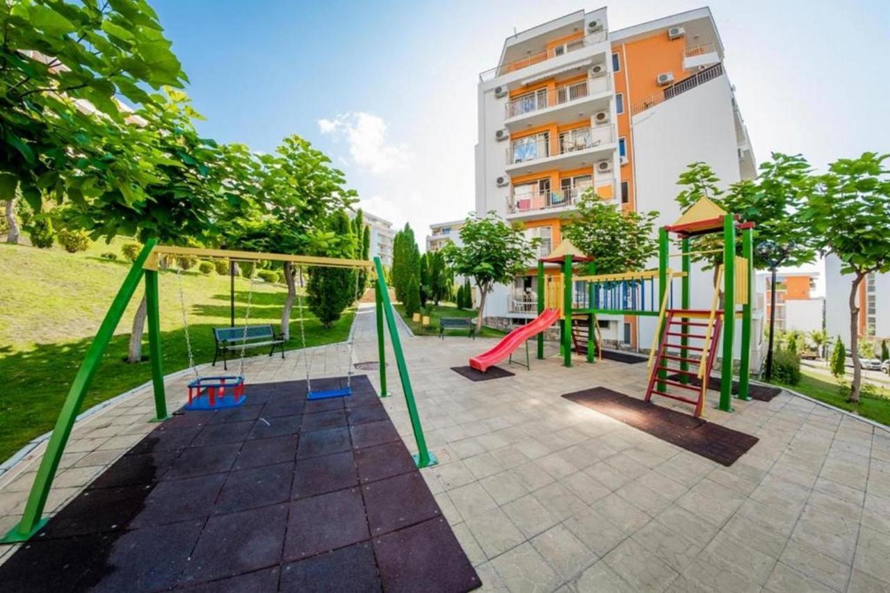 Fort Noks - Menada Apartments Sveti Vlas Luaran gambar