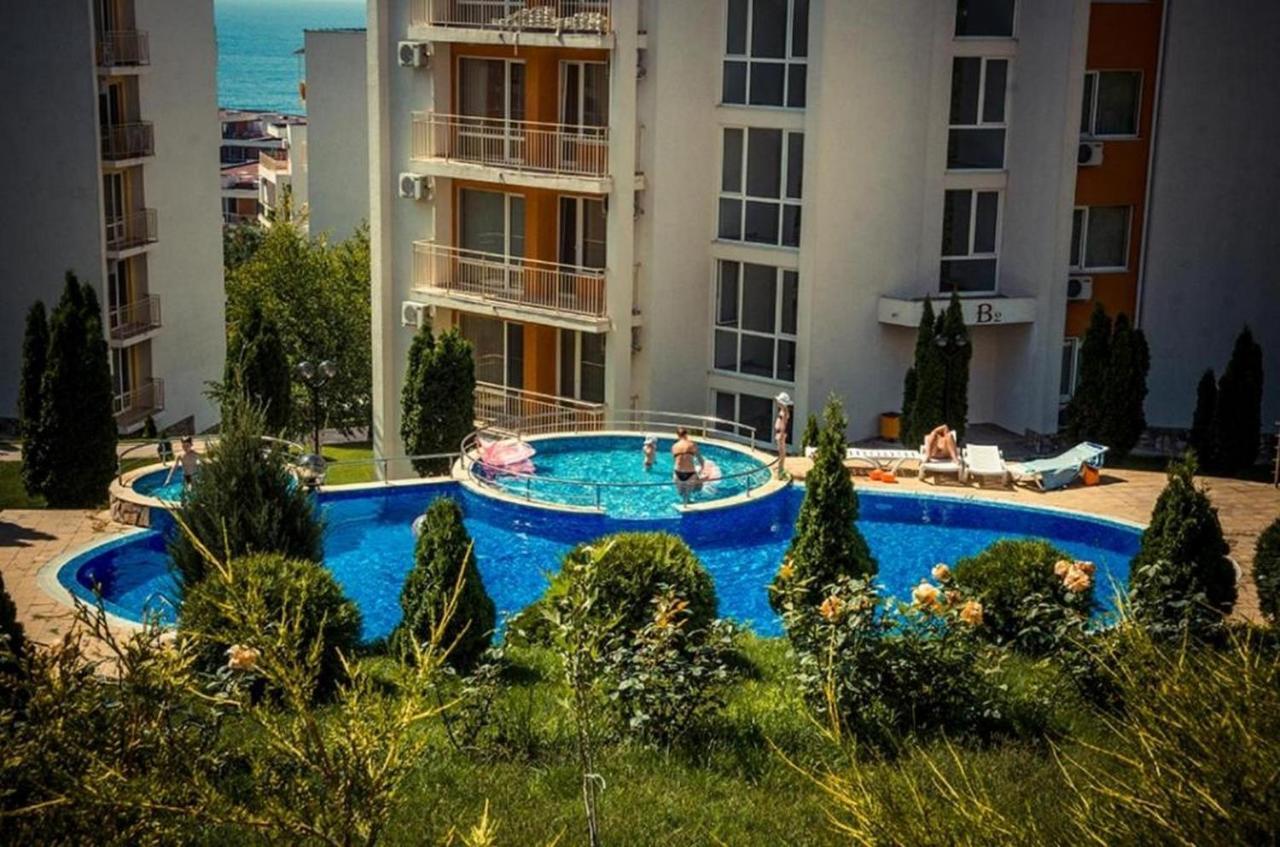 Fort Noks - Menada Apartments Sveti Vlas Luaran gambar