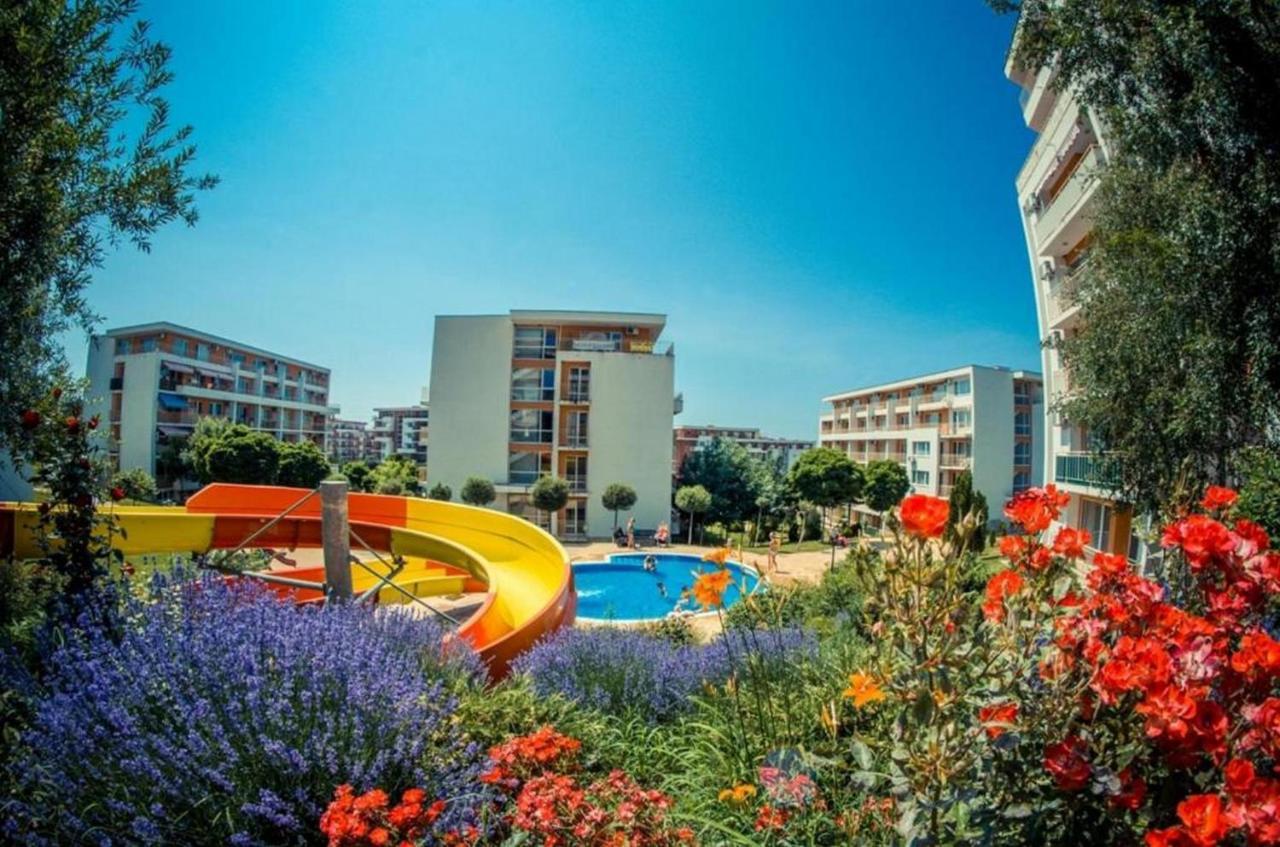 Fort Noks - Menada Apartments Sveti Vlas Luaran gambar