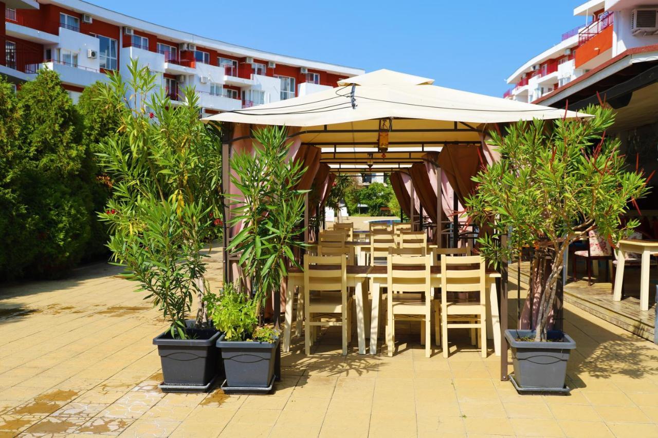 Fort Noks - Menada Apartments Sveti Vlas Luaran gambar
