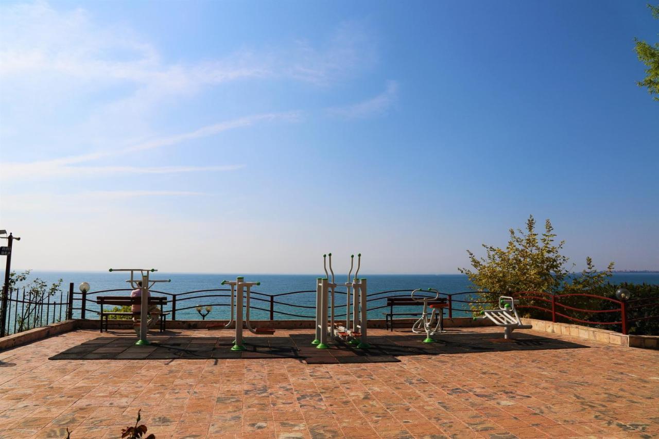 Fort Noks - Menada Apartments Sveti Vlas Luaran gambar