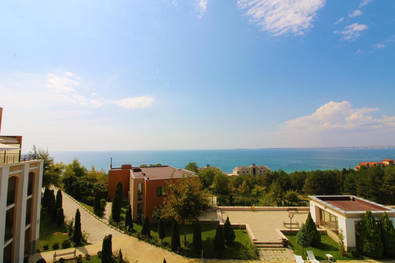 Fort Noks - Menada Apartments Sveti Vlas Luaran gambar