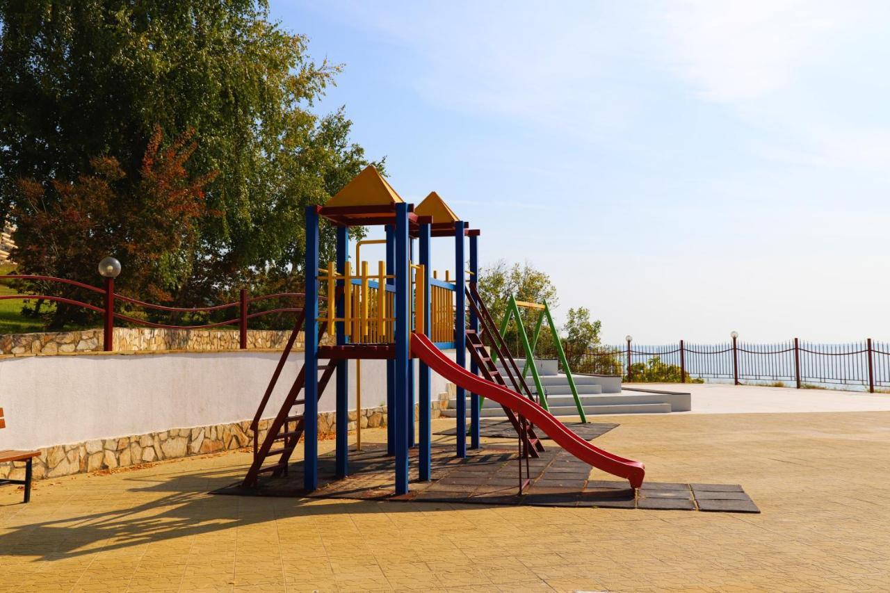 Fort Noks - Menada Apartments Sveti Vlas Luaran gambar