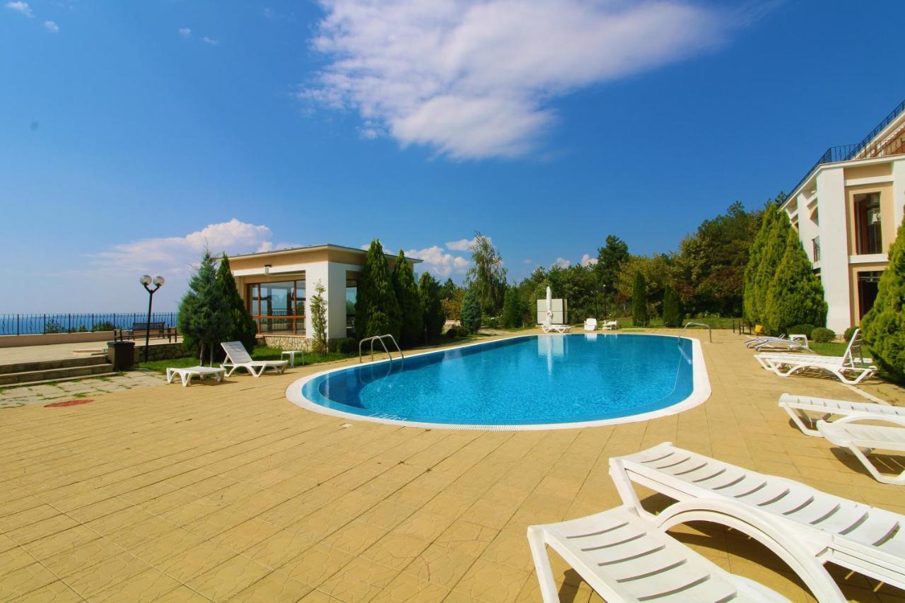 Fort Noks - Menada Apartments Sveti Vlas Luaran gambar