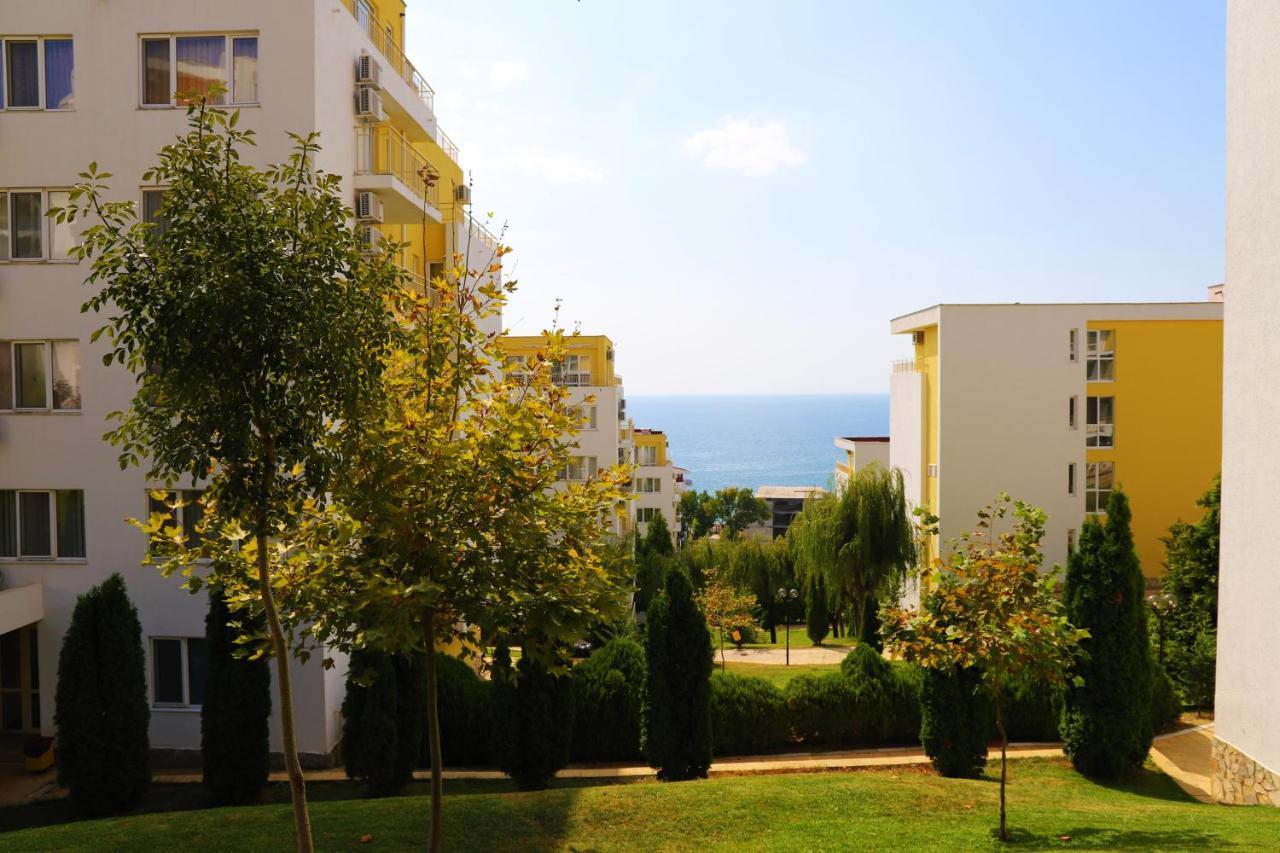 Fort Noks - Menada Apartments Sveti Vlas Luaran gambar