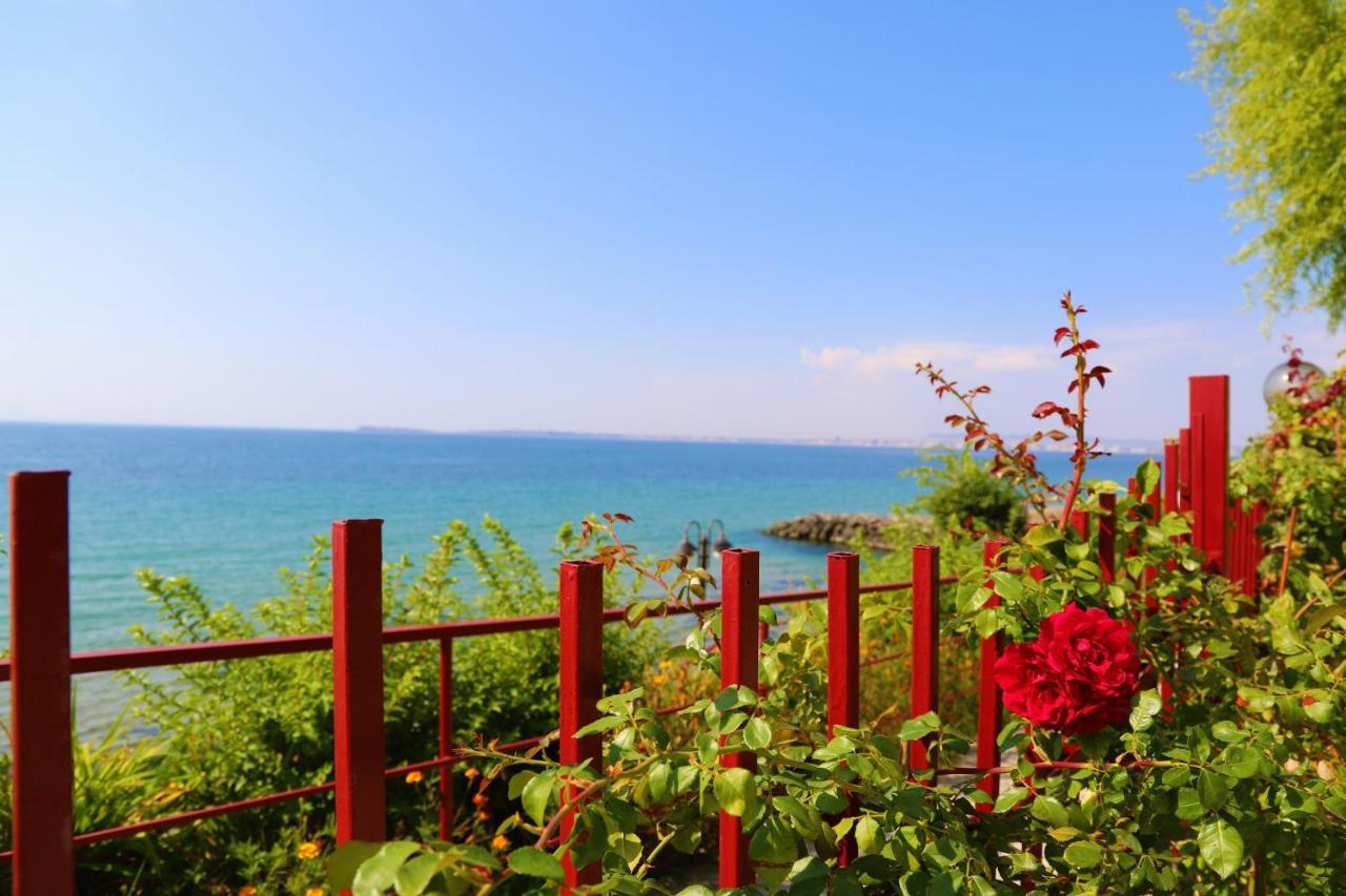 Fort Noks - Menada Apartments Sveti Vlas Luaran gambar