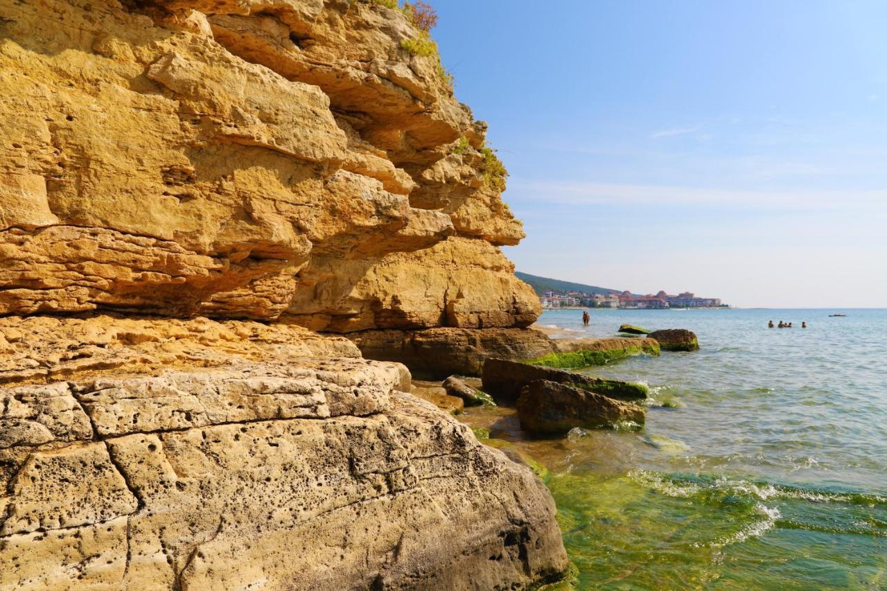 Fort Noks - Menada Apartments Sveti Vlas Luaran gambar