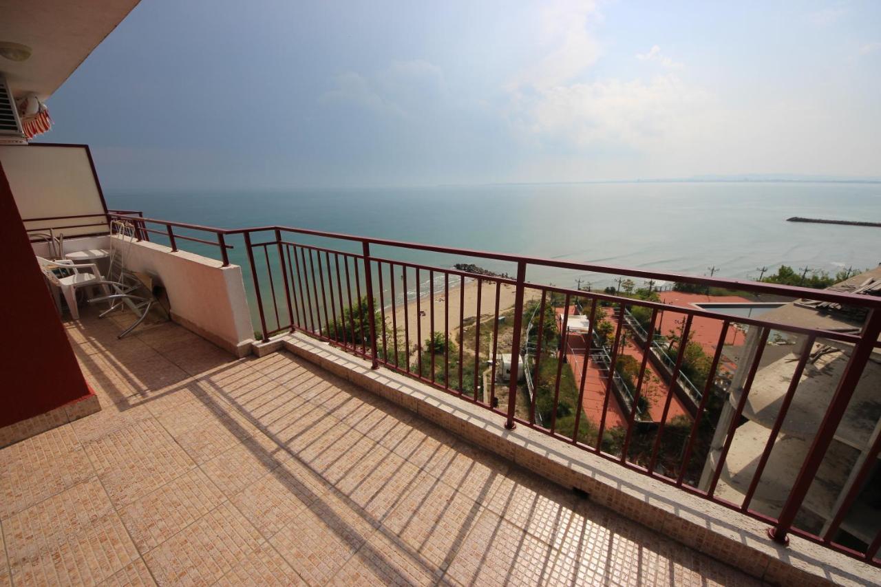 Fort Noks - Menada Apartments Sveti Vlas Luaran gambar